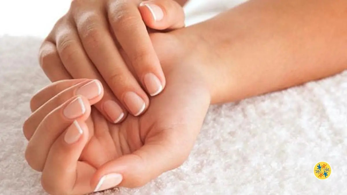 L’Astuce pour Avoir de Beaux Ongles Naturellement Blancs et Propres