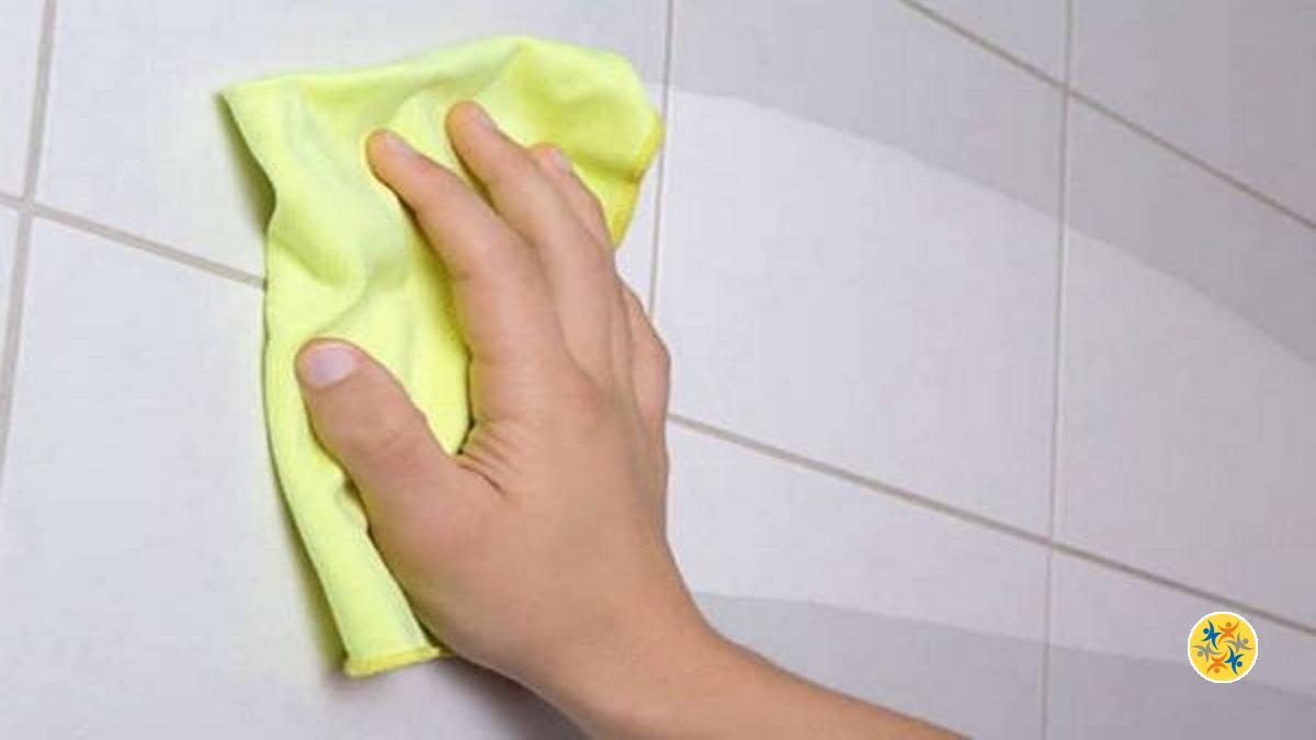 L'Astuce pour Rendre le Carrelage Propre et Brillant