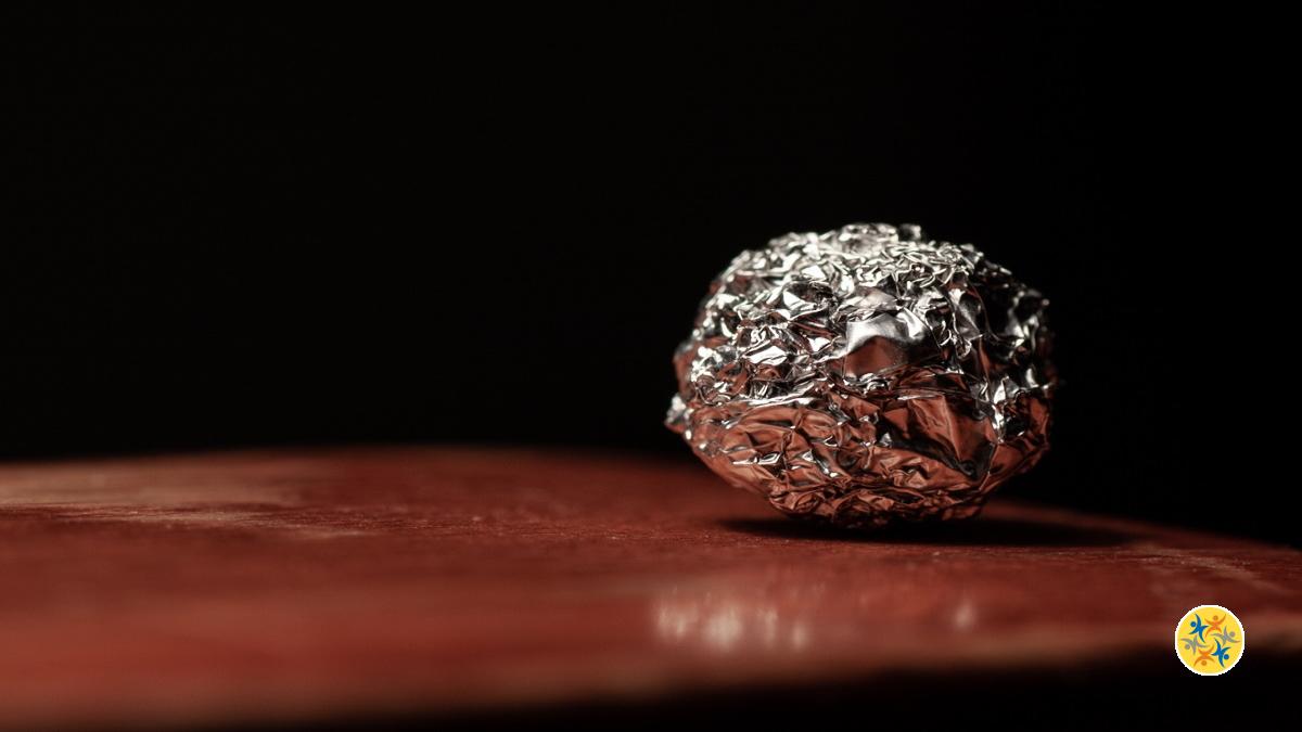 Mettez une Boule de Papier Aluminium sur les Plantes et Profiter de 5