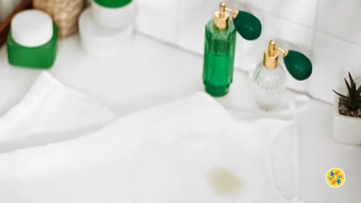 Tache de Parfum Une Solution Pour l’Enlever Facilement des Vêtements