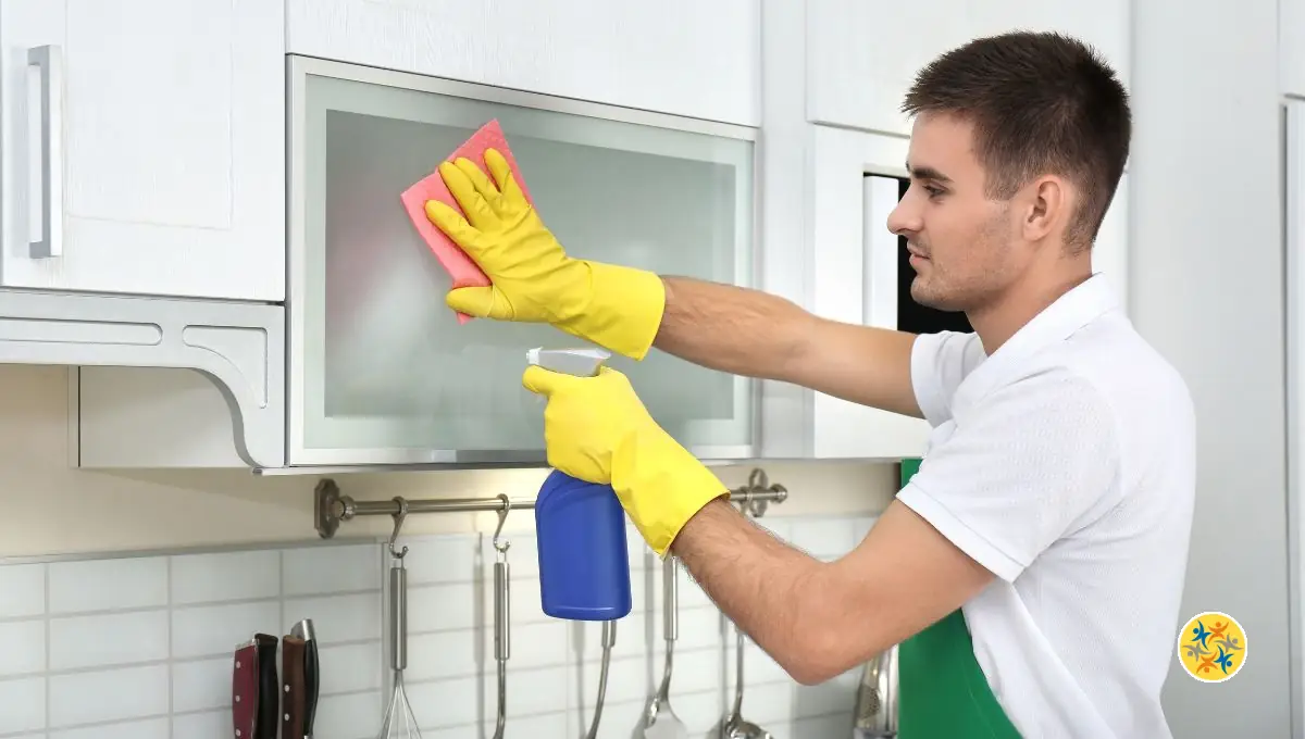Nettoyez Vos Meubles de Cuisine Facilement