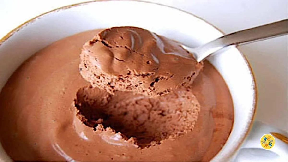 Préparation d'une Mousse au Chocolat Onctueuse en 5 Minutes