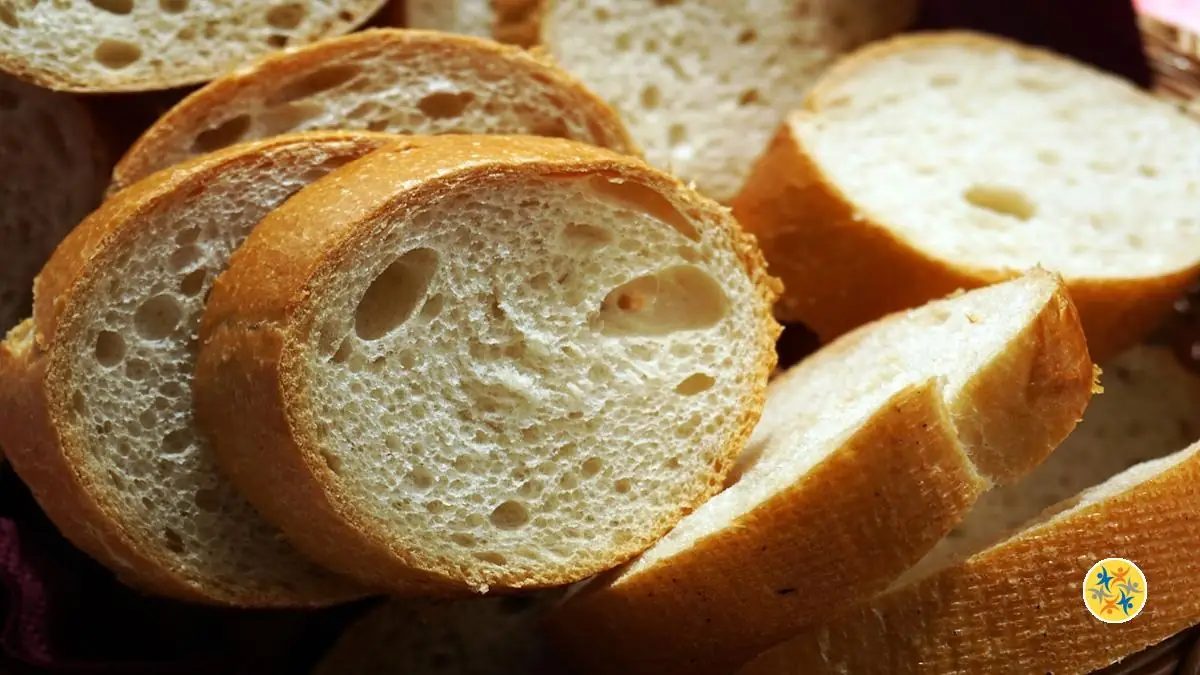 Du Pain Dur en Excès? Voici 3 Recettes pour le Recycler