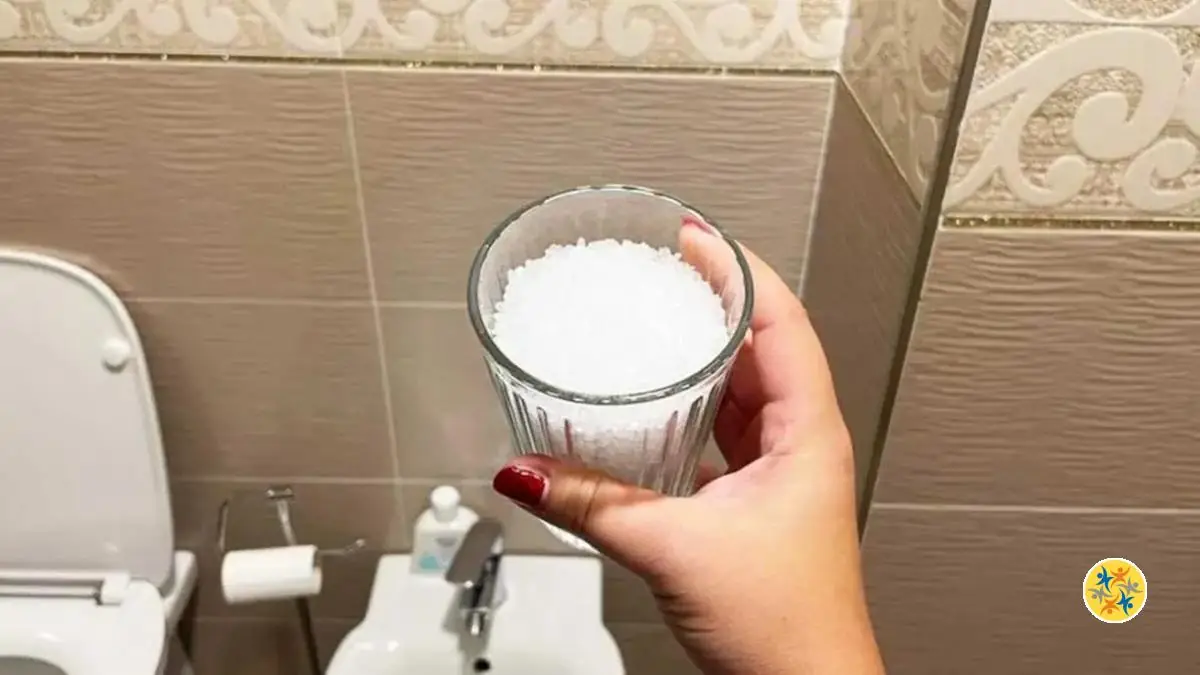 4 Rôles du Gros Sel dans votre Salle de Bains