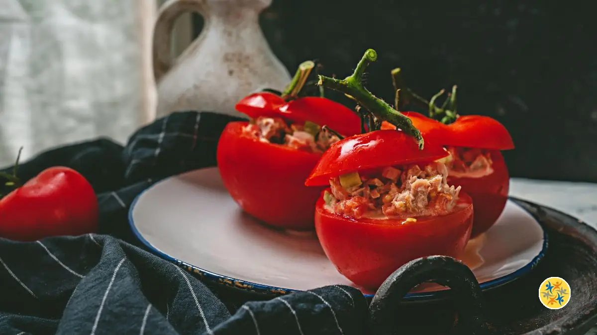 Tomates farcies au thon : la recette rapide et estivale dont vous rêviez ?